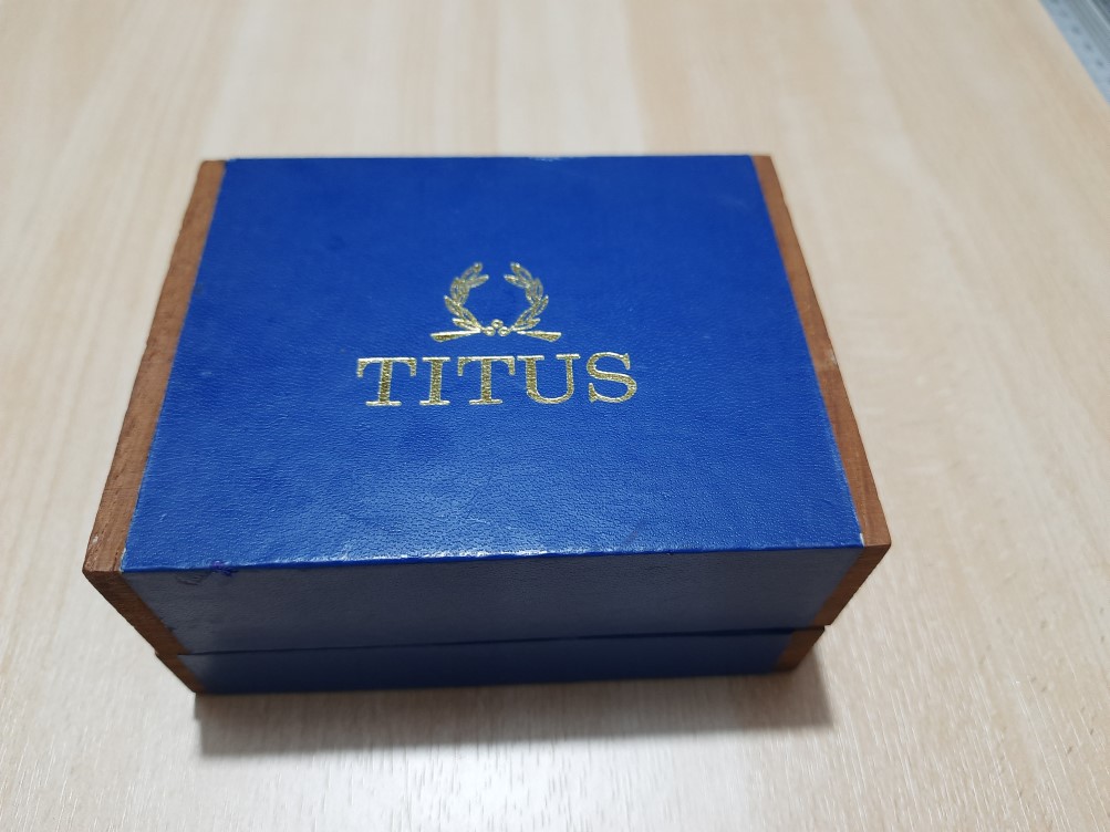 EXTREMELY RARE 1960-70'S TITUS WOODEN PRESENTATION BOX FOR CALYPSOMATIC
