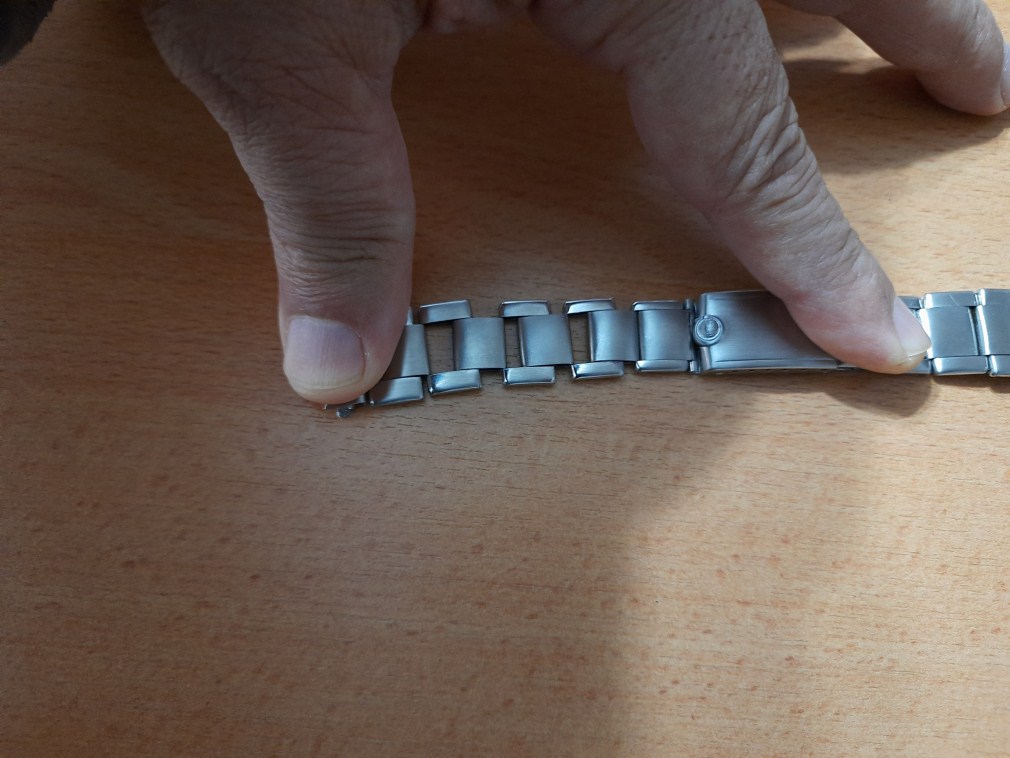 Rare vintage CYMA 18mm stainless steel stretch link bracelet curved end