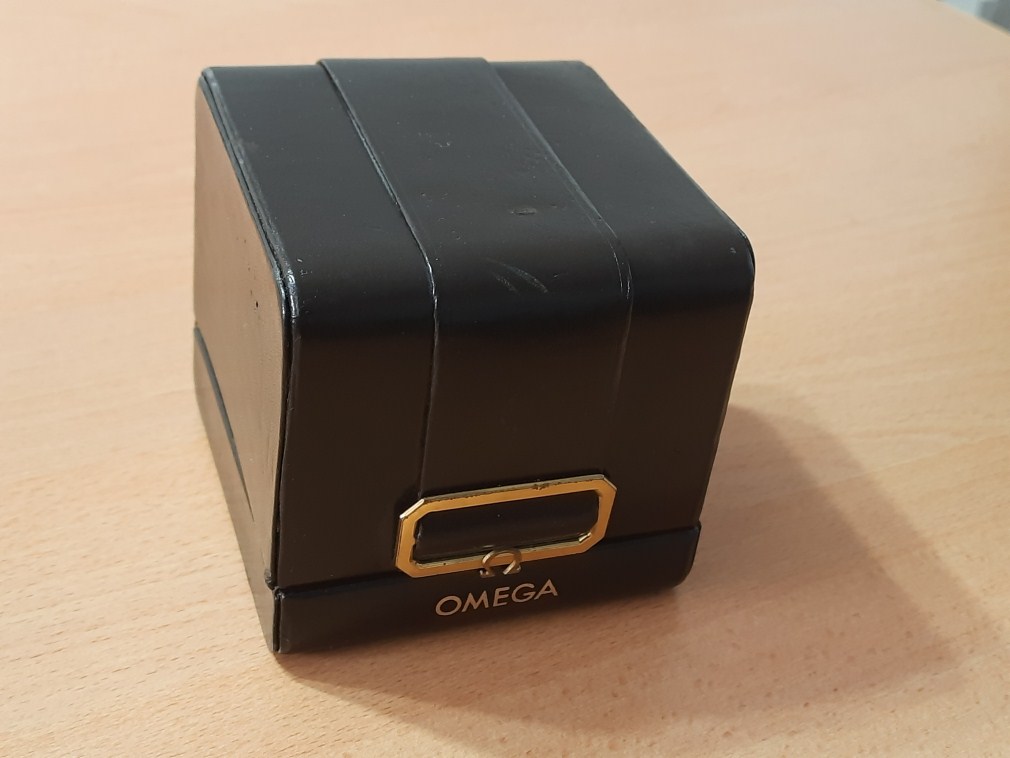 RARE VINTAGE 1970'S OMEGA CUBE LEATHER WATCH BOX  - USED CONDITION